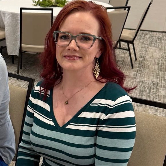 Meet your Posher, Michelle - Picture 2 of 2